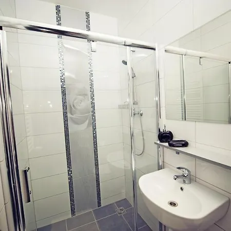 Hotel Makara 3*