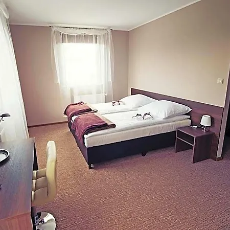 Makara 3*