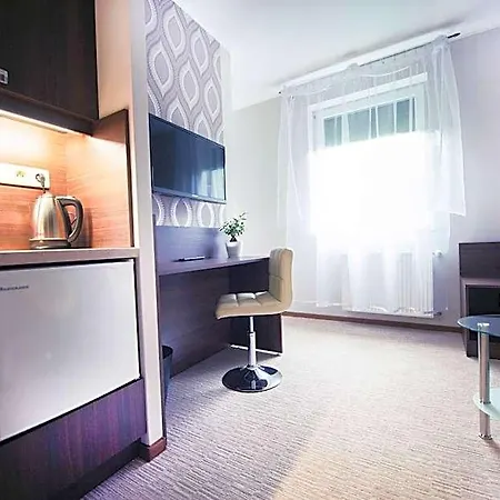Makara 3*